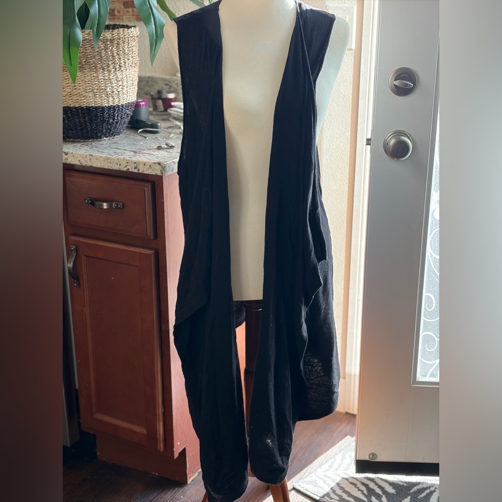 Vince Camuto Black Sleeveless Vest